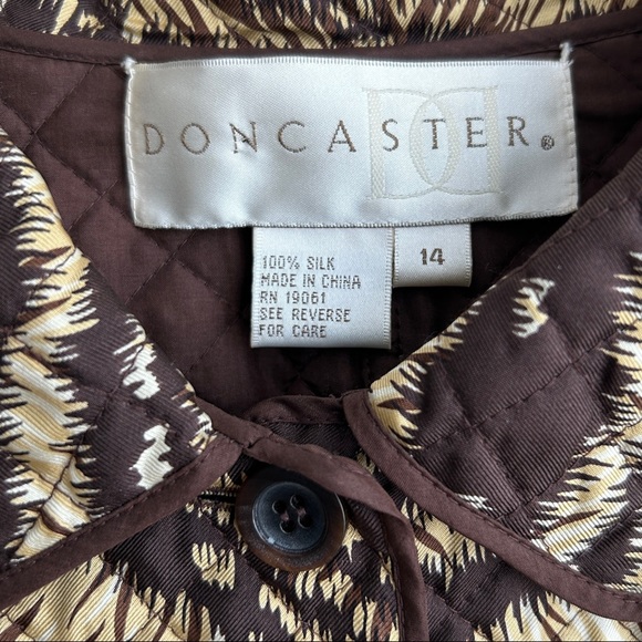 Don Caster Reversible Silk Animal Print Quilted Jacket (14) - Picture 13 of 15